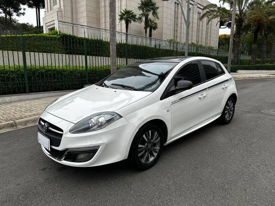 FIAT BRAVO 1.8 BLACKMOTION 16V FLEX 4P AUTOMATIZADO FIAT BRAVO 1.8 BLACKMOTION 16V FLEX 4P AUTOMATIZADO